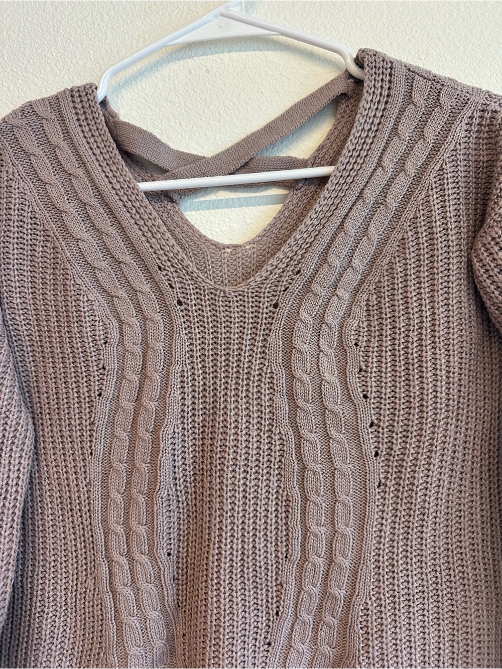 Charlotte Russe Dusty Pink Cable Knit V-Neck Sweater with Back Straps - Picture 2 of 4